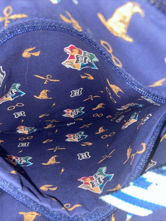Vera Bradley Harry Potter Triple Zip Hipster Crossbody Bag HOME TO HOGWARTZ - Picture 8 of 12